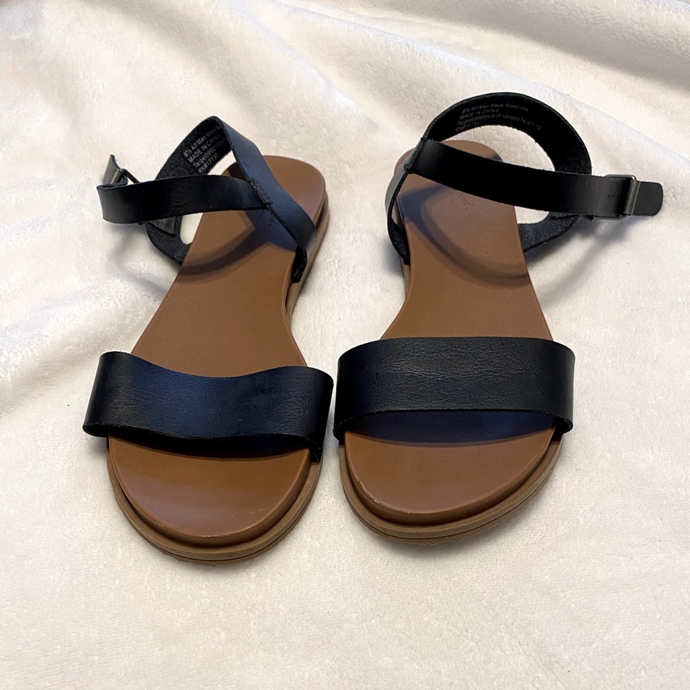 Target black sandals woman’s size 8 1/2